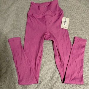 XS Year of Ours Pink crossover ribbed full length leggings.